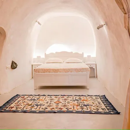 Aegea Cave 메사리아